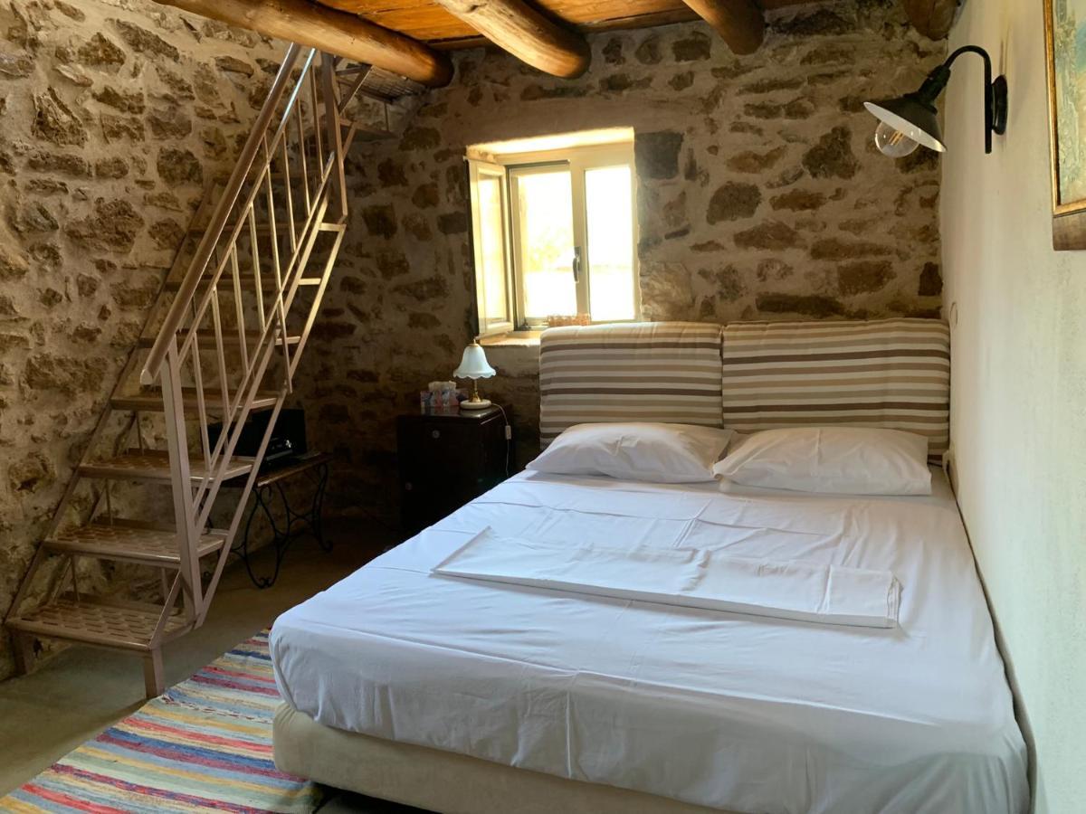Messinian Stone House Villa Exteriör bild